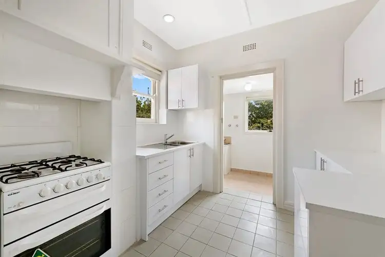 Fifth view of Homely house listing, 1/4 Bundalohn Court, St Kilda VIC 3182