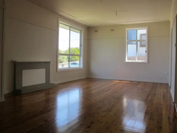 Fifth view of Homely house listing, 8 Maynes Parade, Unanderra NSW 2526