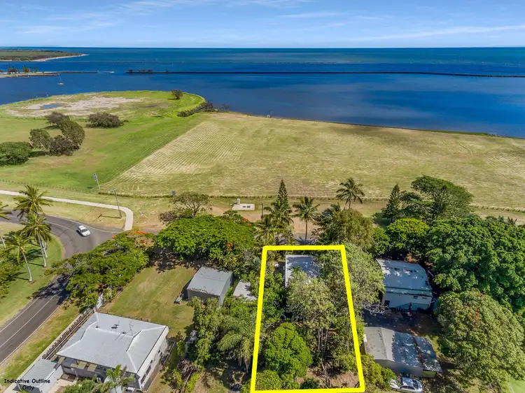 6 Harbour Esplanade, Burnett Heads QLD 4670
