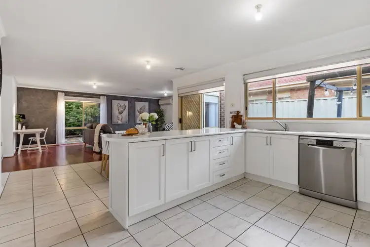 Fifth view of Homely house listing, 2 Belair Court, Caroline Springs VIC 3023