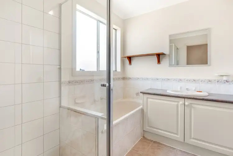 Seventh view of Homely house listing, 3 Claire Close, Pakenham VIC 3810