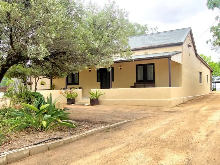 12 Railway Terrace, Waikerie SA 5330