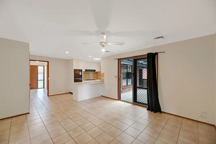 Fifth view of Homely house listing, 2 Greaves Court, Pakenham VIC 3810