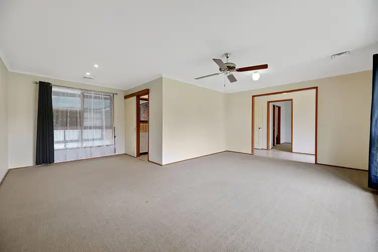 Seventh view of Homely house listing, 2 Greaves Court, Pakenham VIC 3810
