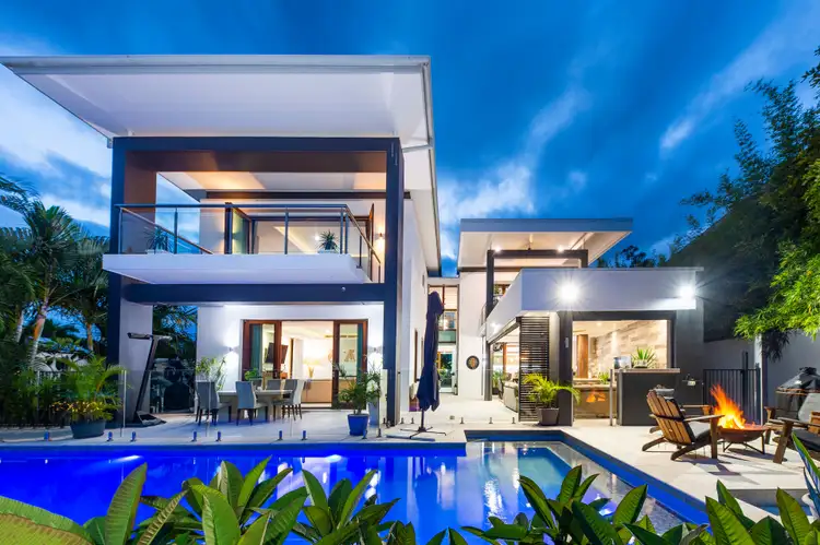 14 Edgewater Place