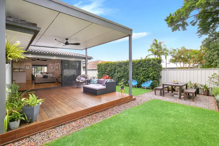 18 Sunshine Drive, Point Clare NSW 2250