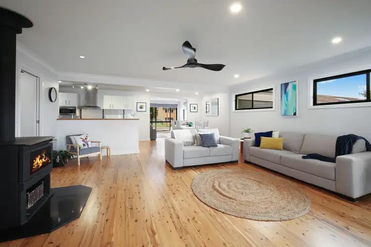 Second view of Homely house listing, 18 Sunshine Drive, Point Clare NSW 2250