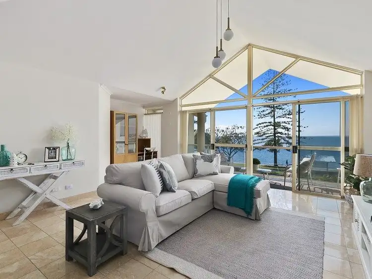 Third view of Homely unit listing, 9/65 Waterloo Esplanade, Wynnum QLD 4178