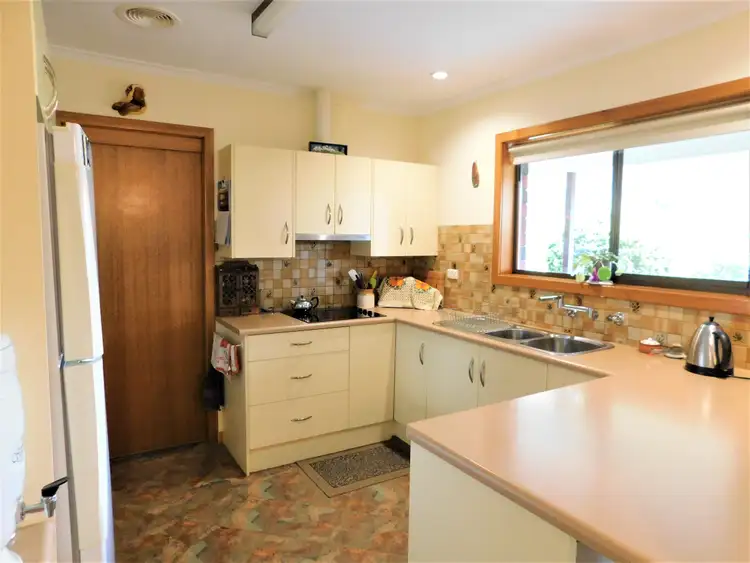 Fifth view of Homely house listing, 96 Victoria Parade, Bordertown SA 5268