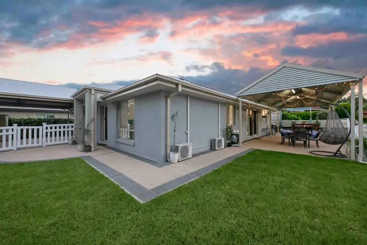 Second view of Homely house listing, 8 Rhonda Place, Oxley QLD 4075