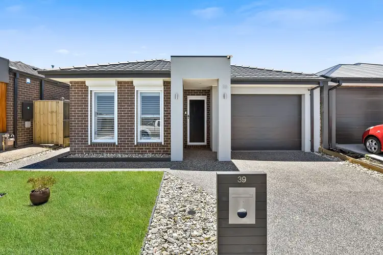 Main view of Homely house listing, 39 Dewhurst Circuit, Cranbourne East VIC 3977