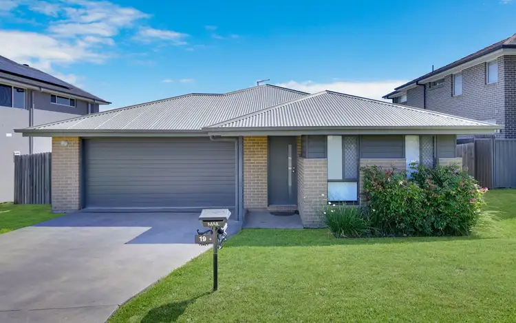 19 Furlong Drive, Currans Hill NSW 2567