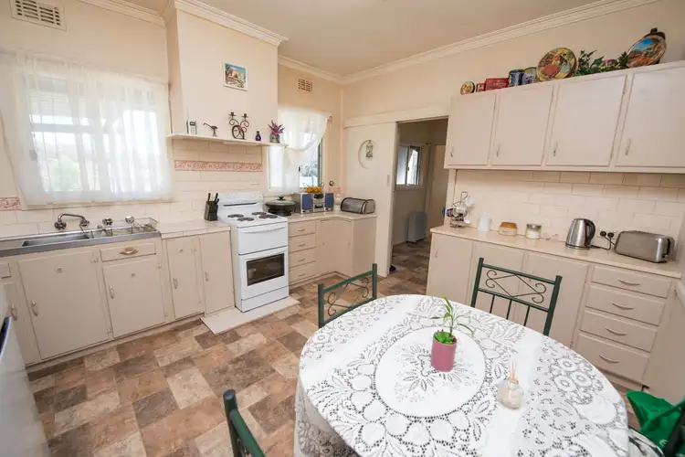 Fifth view of Homely house listing, 3 Kurrle Court, Swan Hill VIC 3585