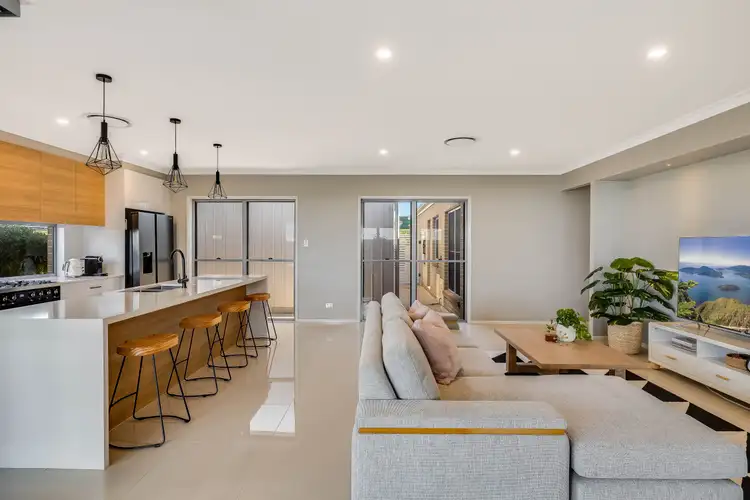 Sixth view of Homely house listing, 8 Yarrow Close, Middle Ridge QLD 4350