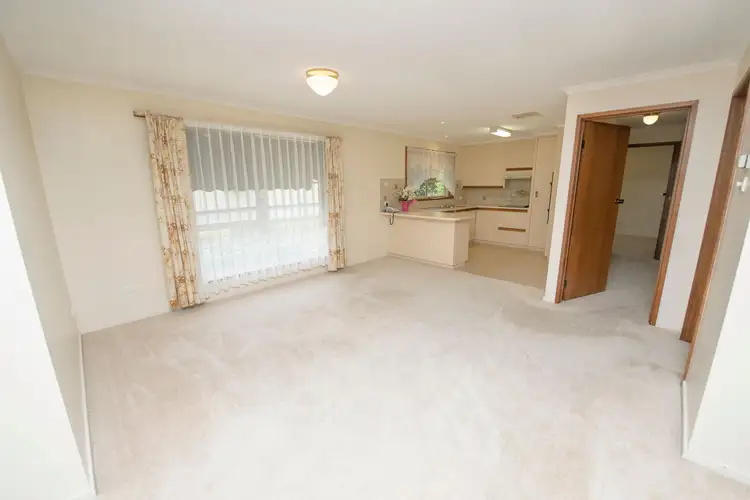 Sixth view of Homely unit listing, 2/10 Everingham Street, Swan Hill VIC 3585