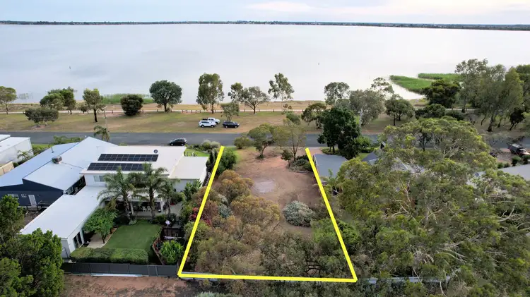 329 Lakeside Drive, Lake Boga VIC 3584