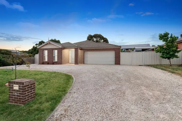 45 Robb Drive, Romsey VIC 3434