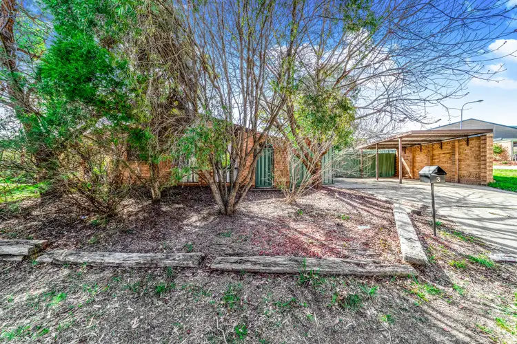 3 Macvitie Place, Macquarie ACT 2614