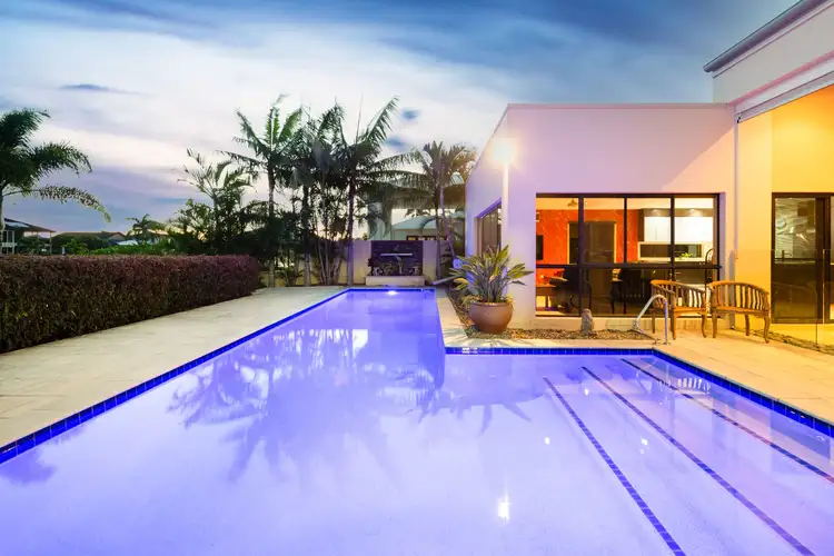 8 North Bank Court, Helensvale QLD 4212