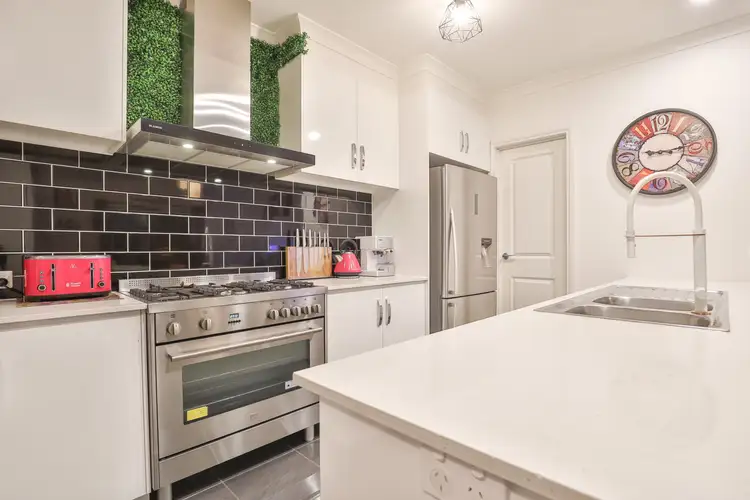 Sixth view of Homely house listing, 4 Soho Court, Mildura VIC 3500