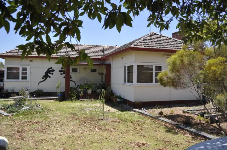 7 Charles, Katanning WA 6317