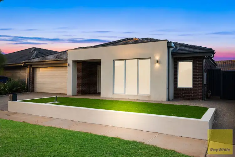 8 Avonmore Way, Weir Views VIC 3338