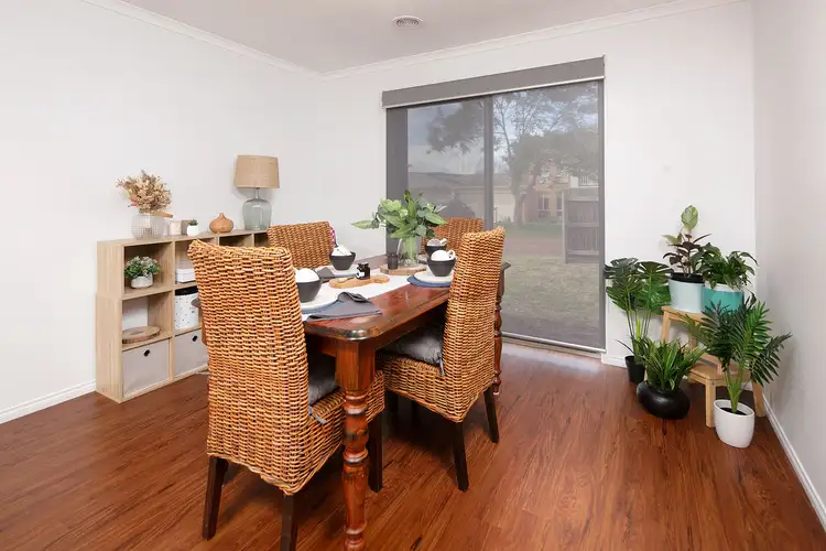 Sixth view of Homely house listing, 8 Degas Court, Skye VIC 3977