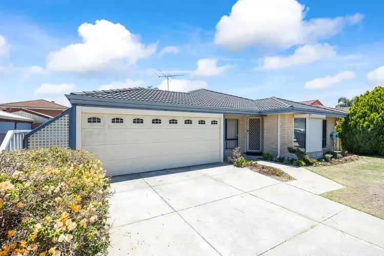 17 TRUSCOTT Elbow, Alexander Heights WA 6064