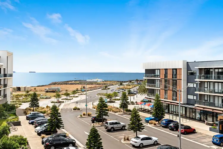 332/33 Quay Boulevard, Werribee South VIC 3030