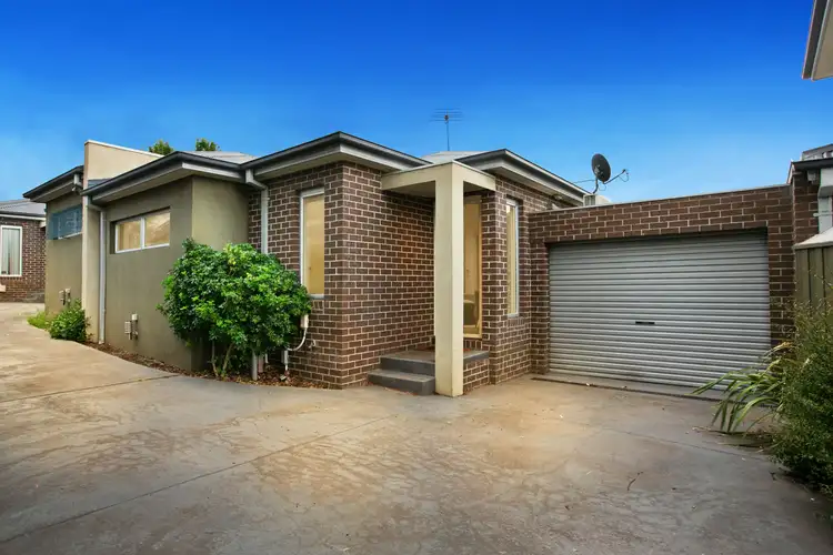 Main view of Homely unit listing, 2/19 Nicholson Avenue, Reservoir VIC 3073