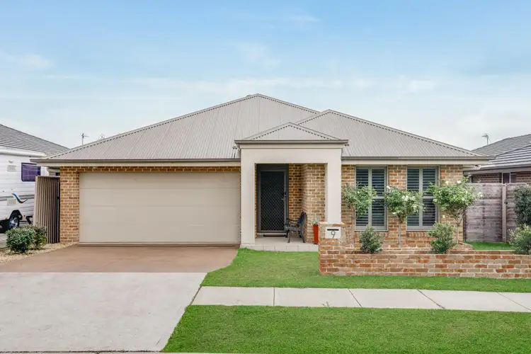 9 Steele Avenue, Spring Farm NSW 2570