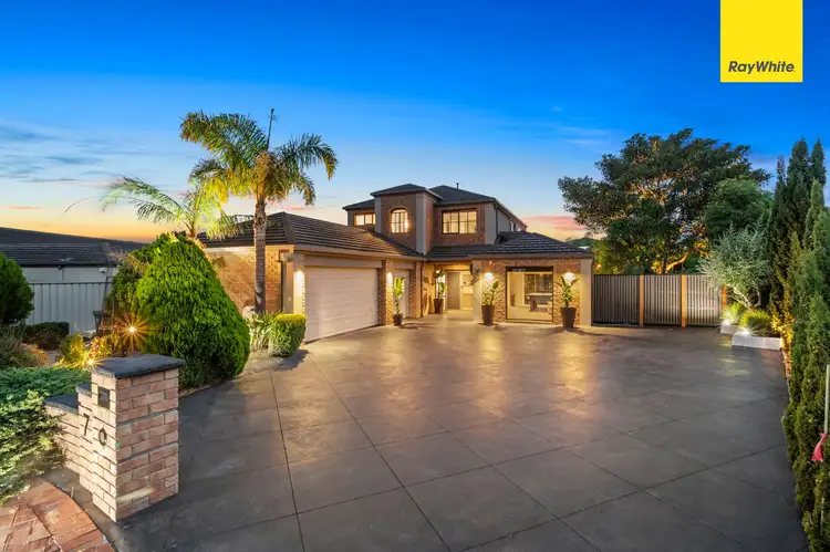 7 Buchanan Court, Taylors Lakes VIC 3038