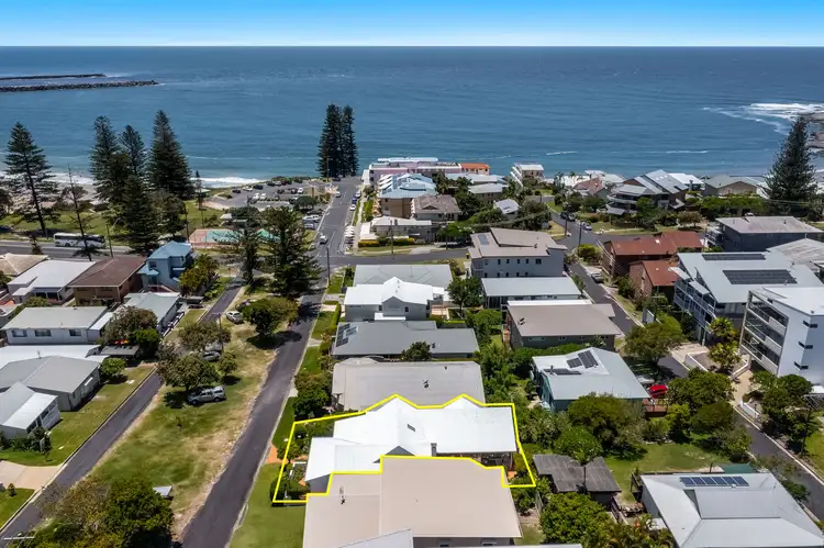 16 Queen Street, Yamba NSW 2464