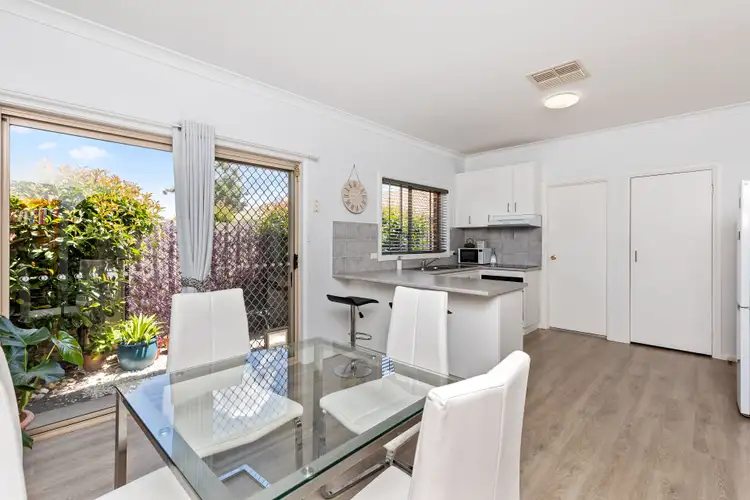 Fourth view of Homely unit listing, 2/27 Wiradjuri Crescent, Wagga Wagga NSW 2650