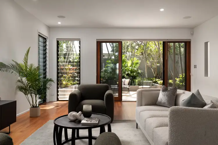 Second view of Homely house listing, 10 Aaron Avenue, Hawthorne QLD 4171