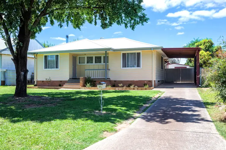 17 Hood Street, Cowra NSW 2794