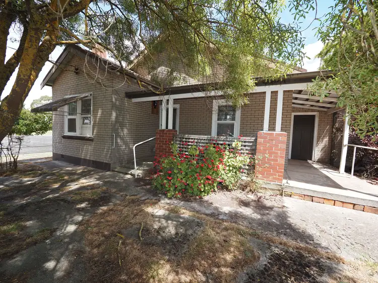 9 Pratt Street, Beaufort VIC 3373