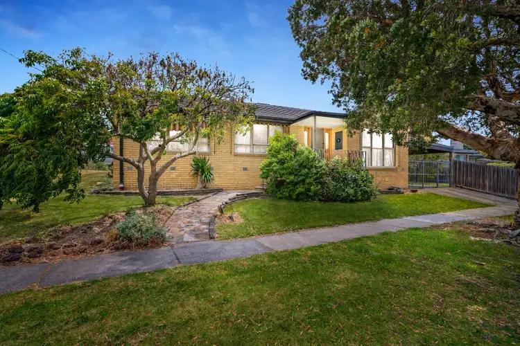 6 Abor Court, Frankston VIC 3199