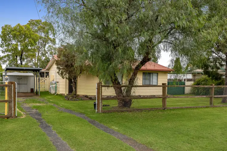 13 Creek Street, Cambooya QLD 4358