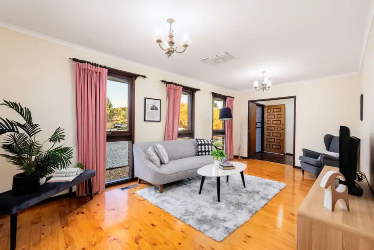 Second view of Homely house listing, 7 Britten Court, Bundoora VIC 3083