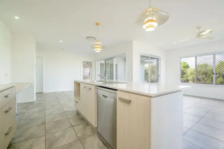 2 Blackbraes Court, New Auckland QLD 4680