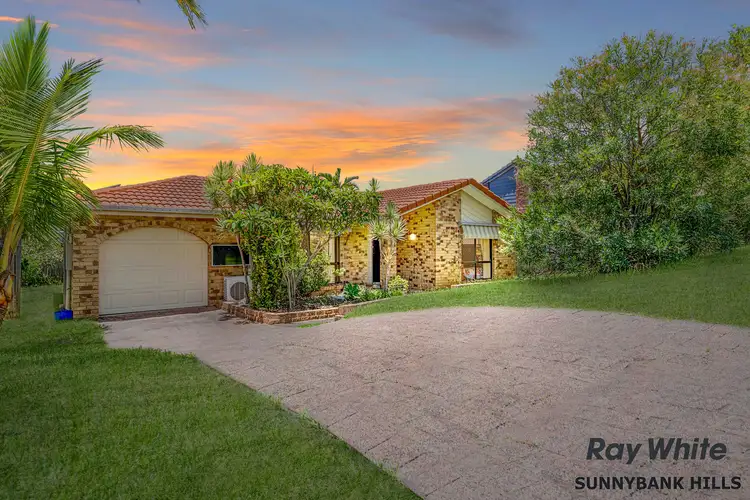 8 Carrumbella Drive, Arundel QLD 4214