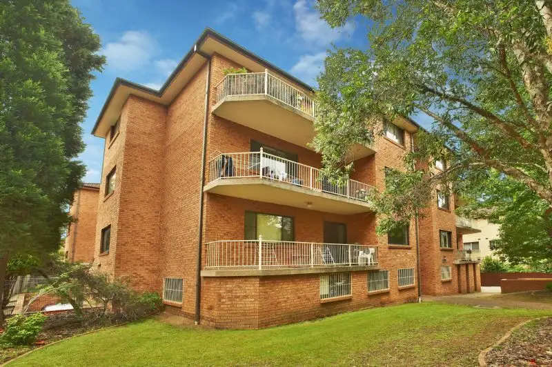 Main view of Homely apartment listing, 10/33 Queens Road, Westmead NSW 2145