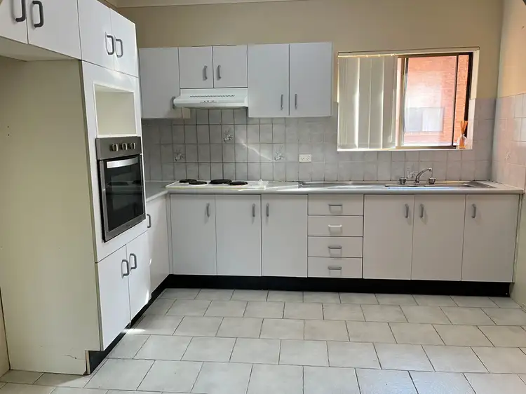 Third view of Homely apartment listing, 10/33 Queens Road, Westmead NSW 2145