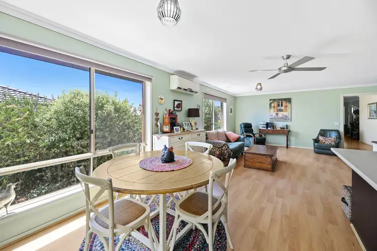 Fifth view of Homely house listing, 7 Bronte Court, Drouin VIC 3818