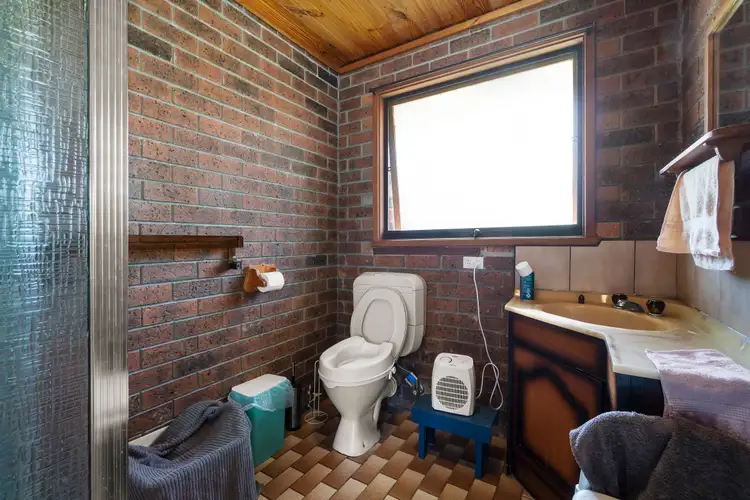 Seventh view of Homely house listing, 8 Moray Court, Narre Warren VIC 3805