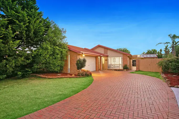 11 Landau Court, Taylors Lakes VIC 3038