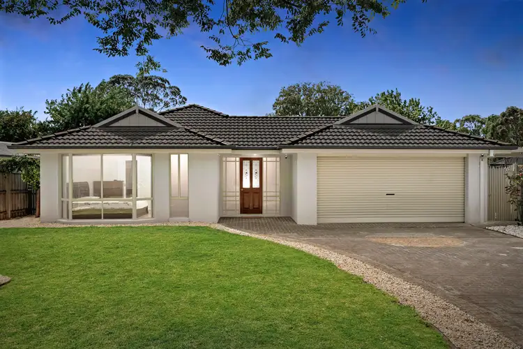 4 May Gibbs Crescent