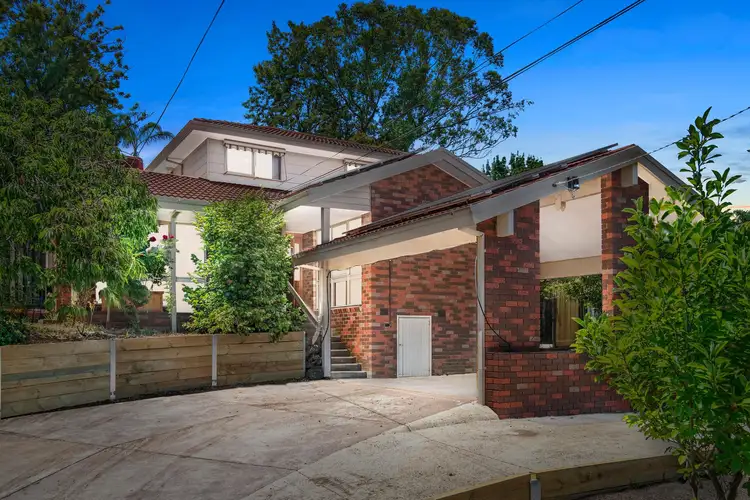 16 Meadowlark Lane, Mooroolbark VIC 3138
