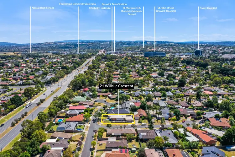 Fifth view of Homely house listing, 21 Willslie Crescent, Berwick VIC 3806